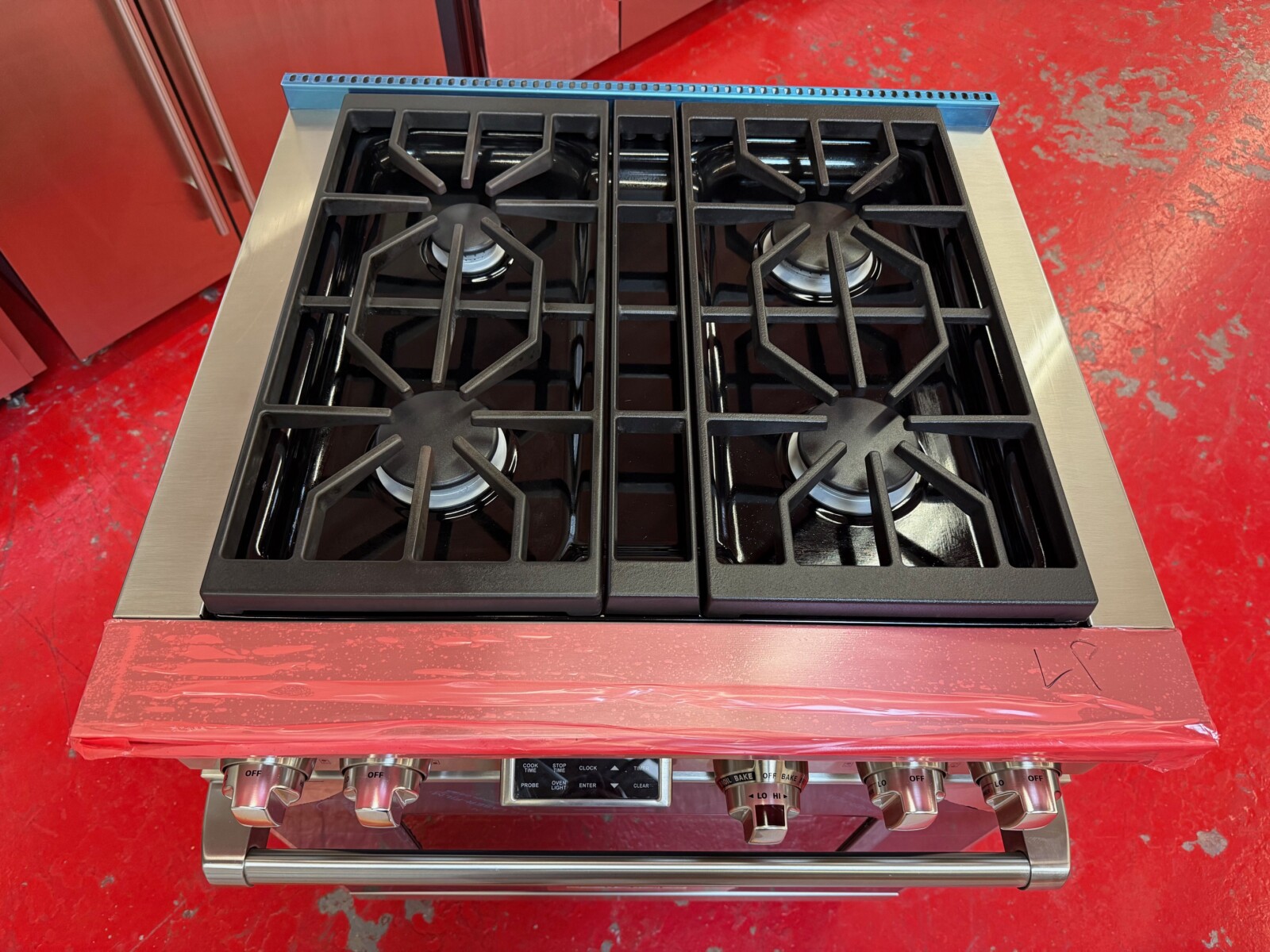 30” Wolf Dual Fuel LP Range DF304LP (Used & Propane) - Image 5