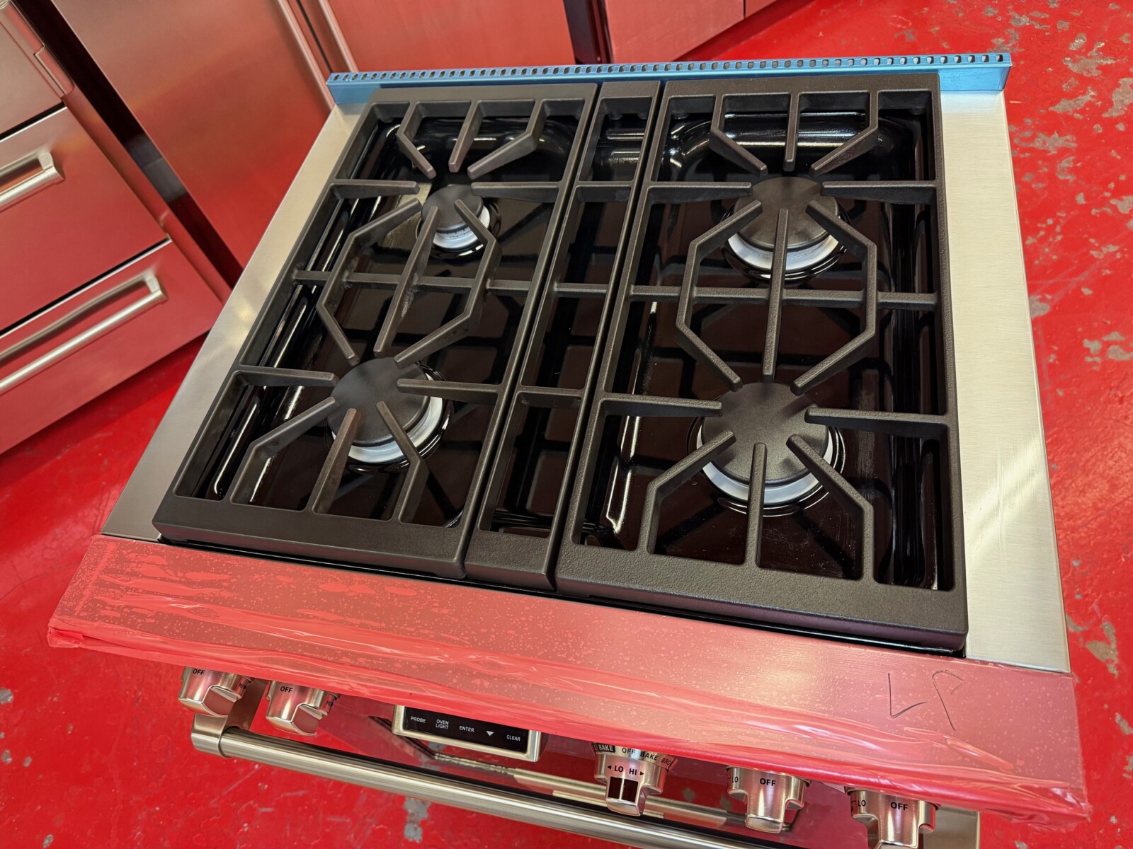 30” Wolf Dual Fuel LP Range DF304LP (Used & Propane) - Image 6