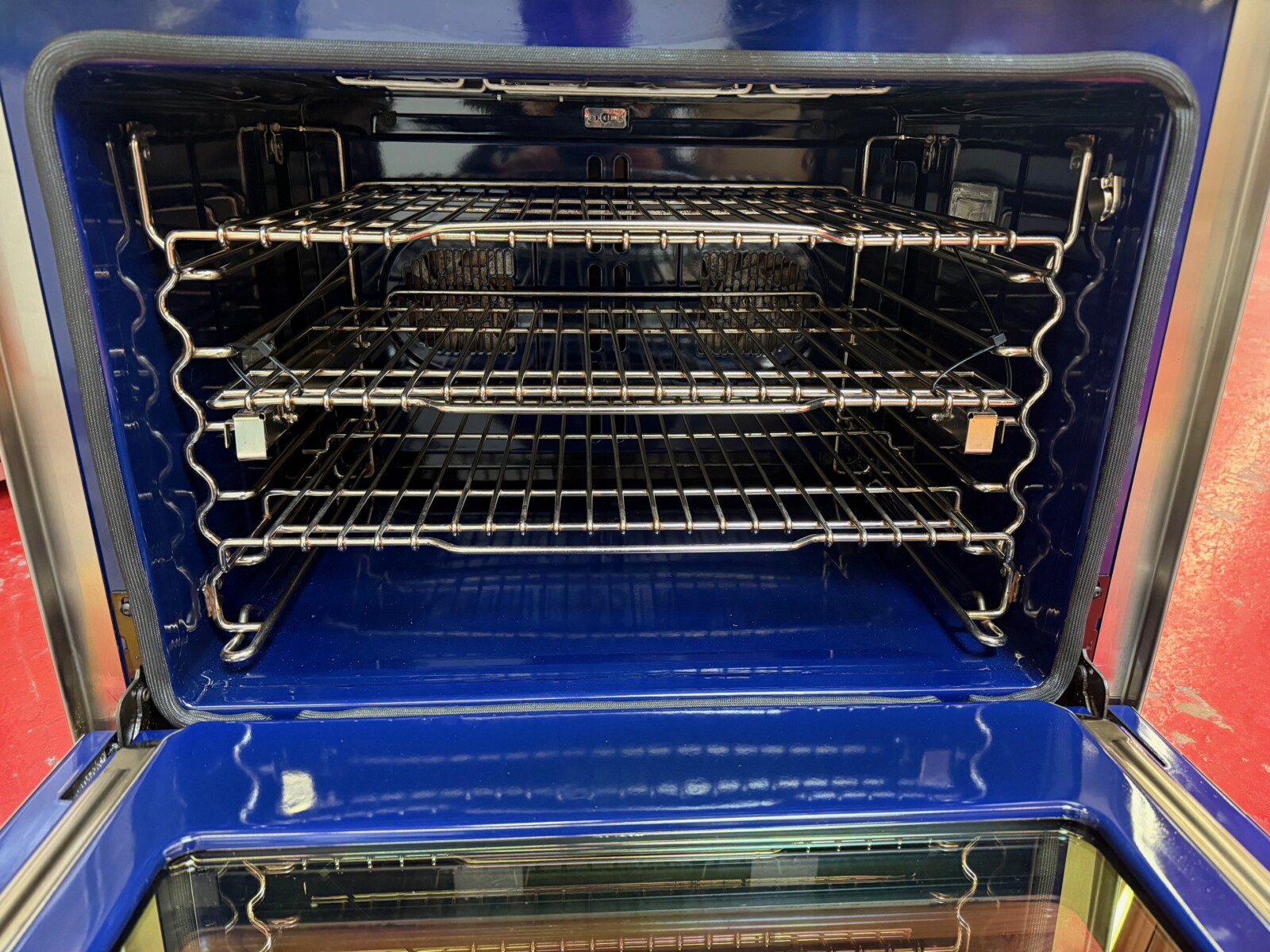 30” Wolf Dual Fuel LP Range DF304LP (Used & Propane) - Image 8