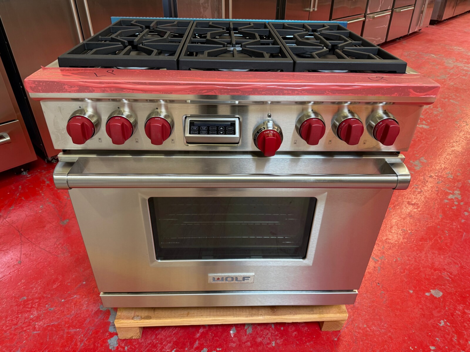 36” Wolf Dual Fuel Propane Range DF366LP (Used)