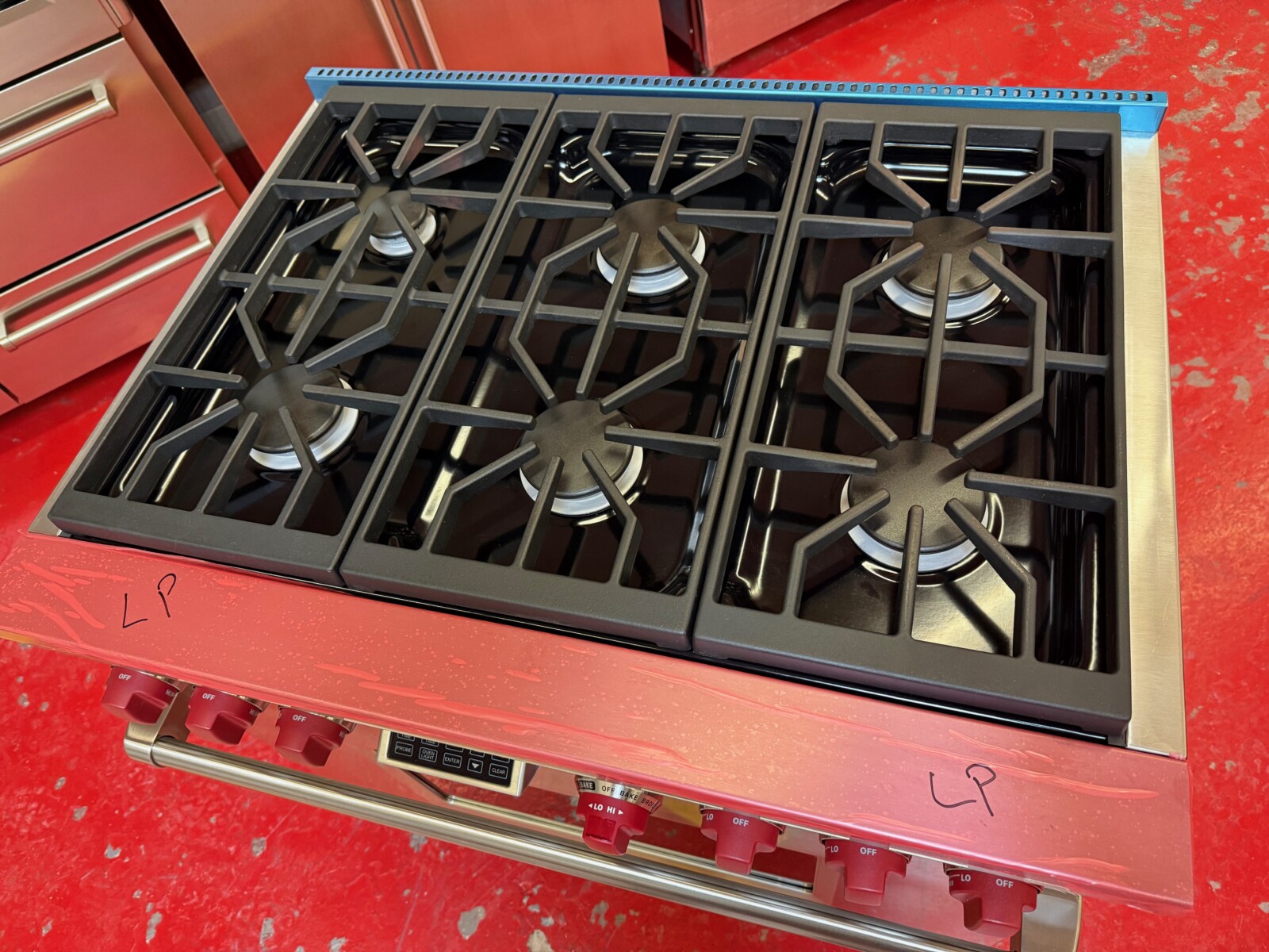 36” Wolf Dual Fuel Propane Range DF366LP (Used) - Image 6