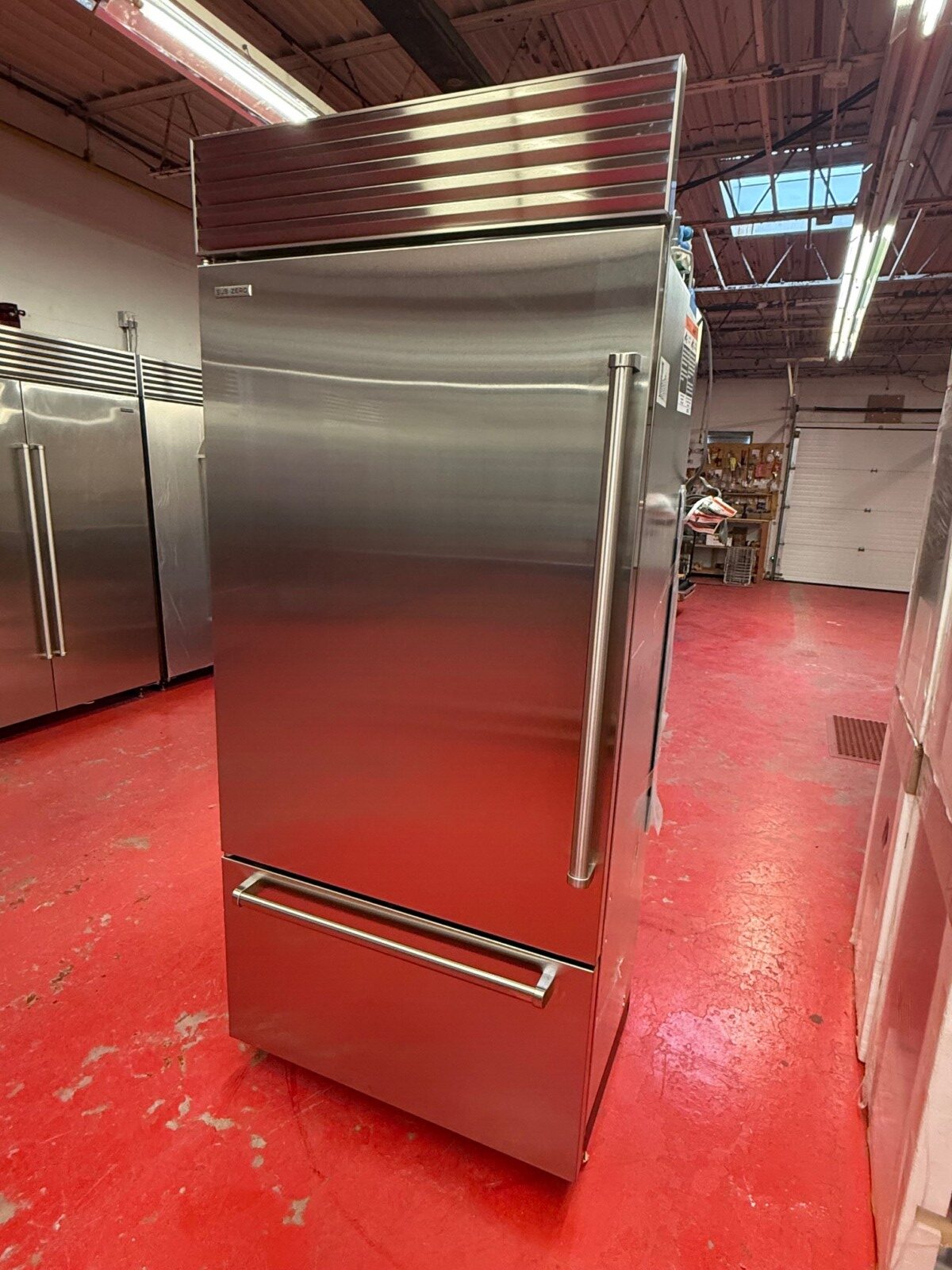 36'' Subzero Refrigerator Freezer With Water Dispenser CL3650UIDSPL (Used 09/2025) - Image 2