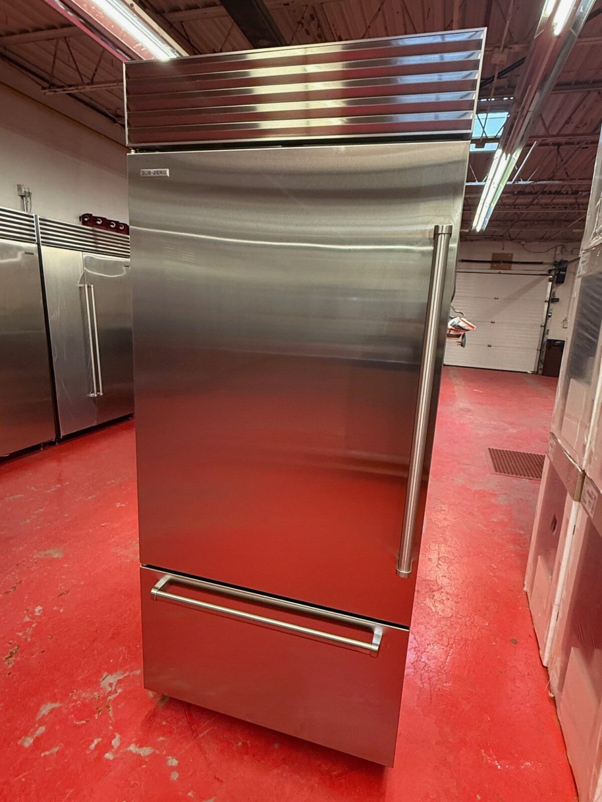 36'' Subzero Refrigerator Freezer With Water Dispenser CL3650UIDSPL (Used 09/2025)