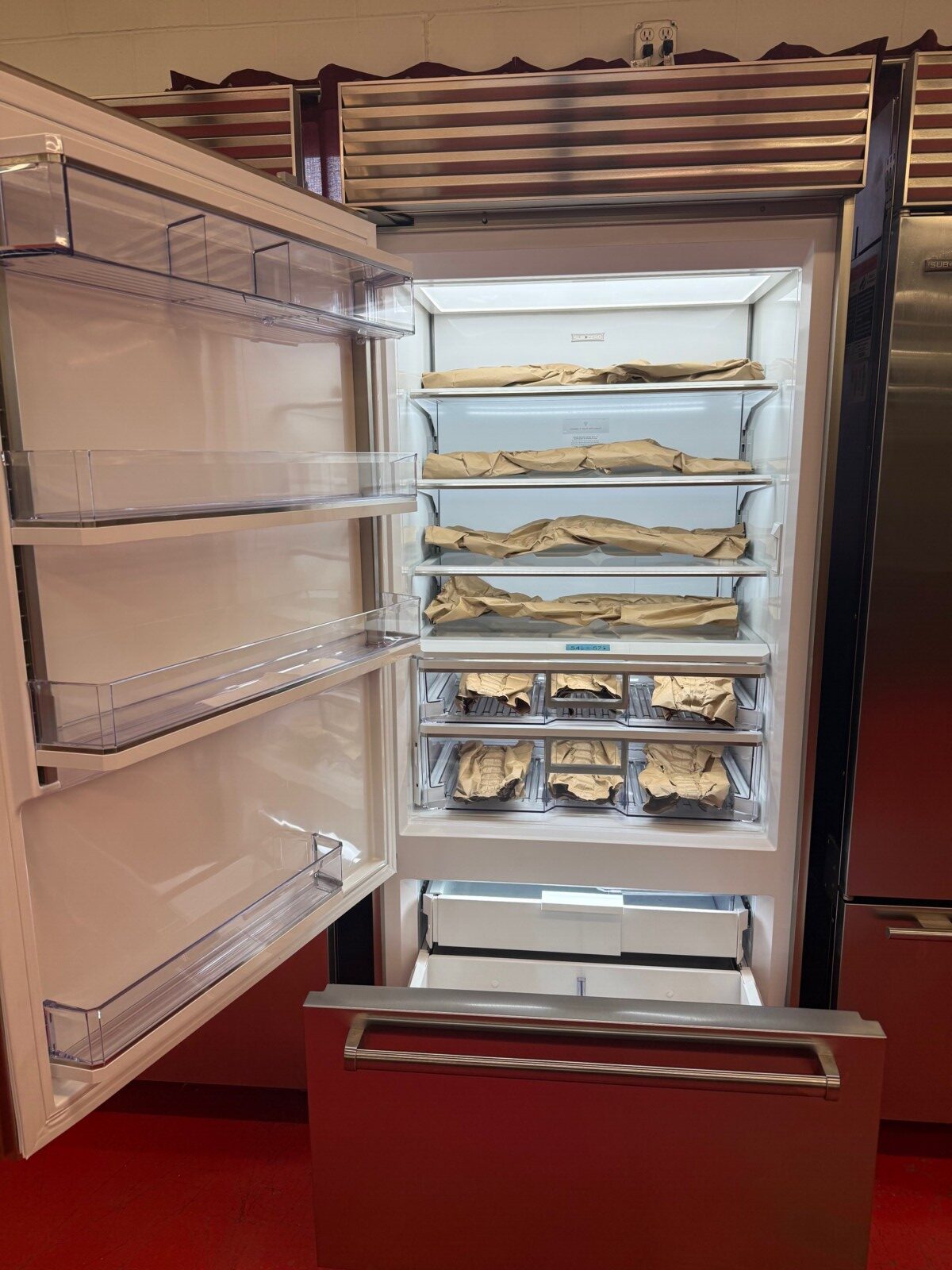 36'' Subzero Refrigerator Freezer With Water Dispenser CL3650UIDSPL (Used 09/2025) - Image 5