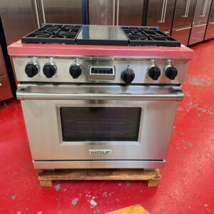 36'' Wolf Dual Fuel Range DF364G (Used & Natural Gas)