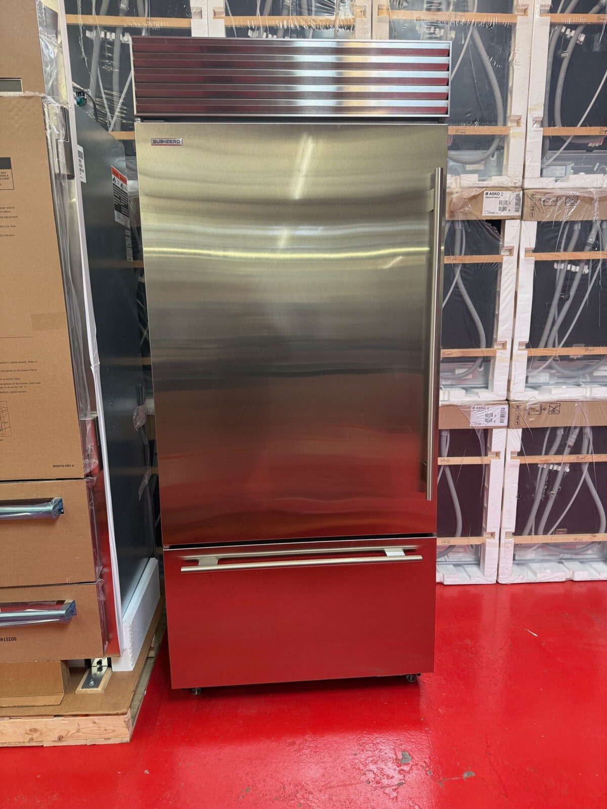 36” Subzero Refrigerator With Bottom Freezer CL3650USTL (New 2024) - Image 2