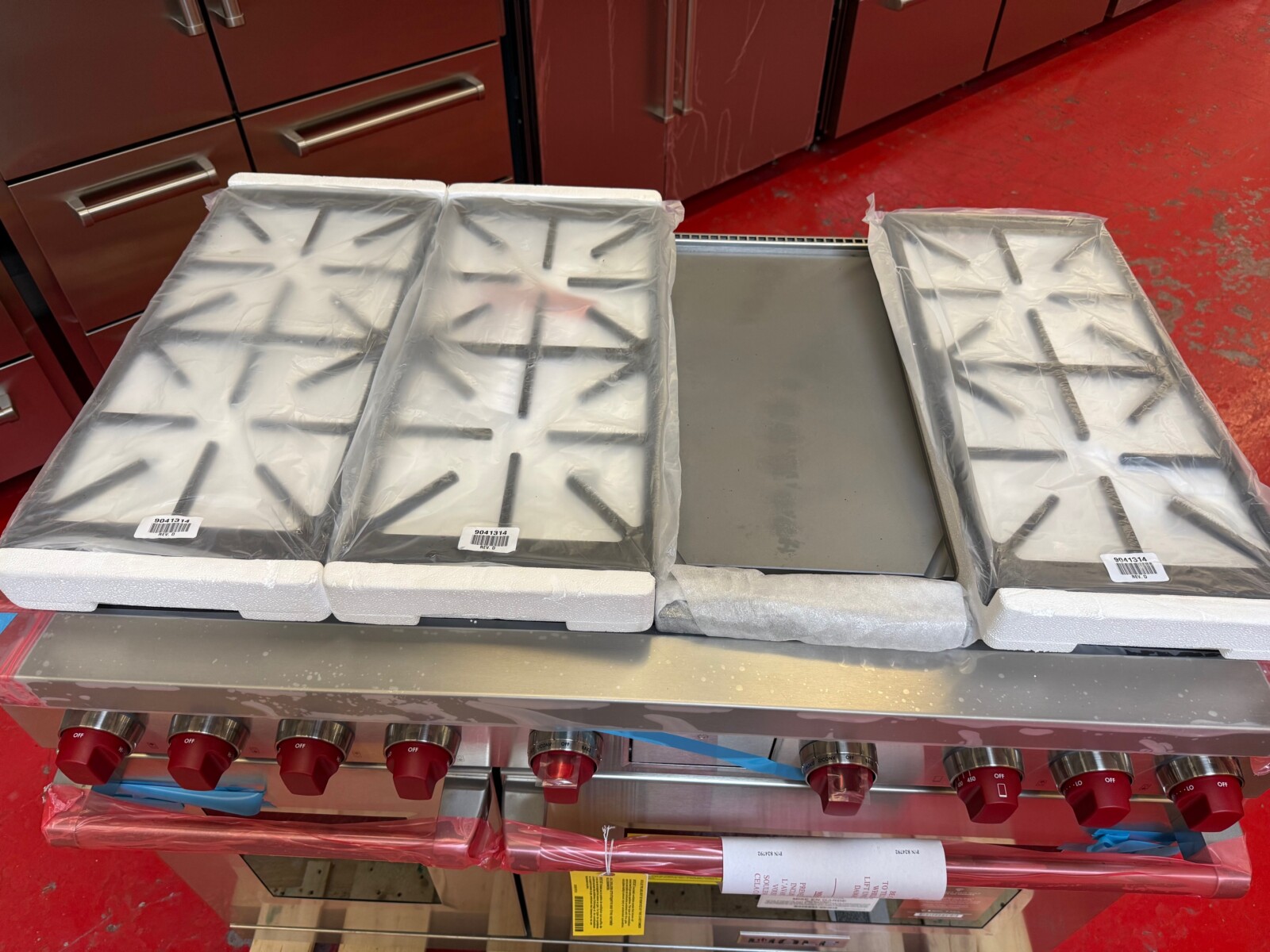 48'' Wolf M Series Dual Fuel Propane Range DF48650GSPLP (New) - Image 4