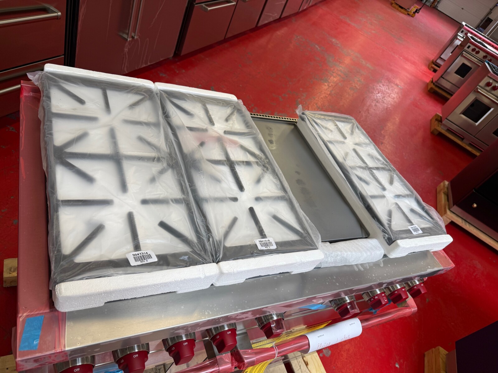 48'' Wolf M Series Dual Fuel Propane Range DF48650GSPLP (New) - Image 6