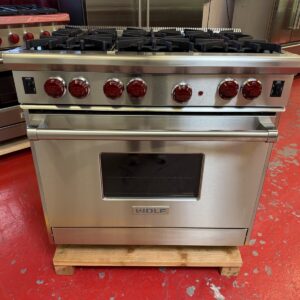 36'' Wolf Gas Range R366 (Used & Natural Gas)