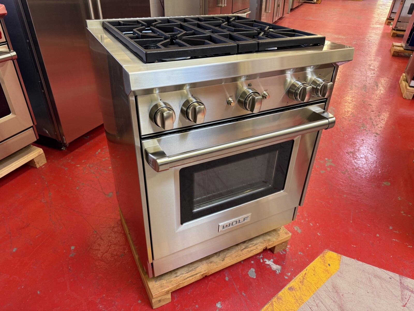 30'' Wolf Propane Range GR304LP (Used) - Image 3