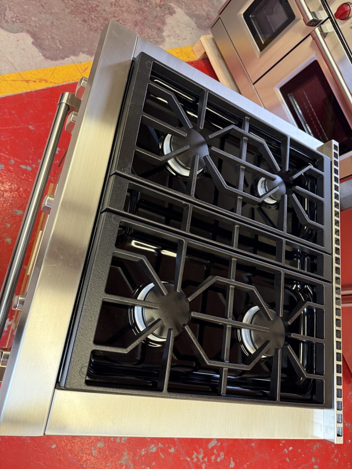 30'' Wolf Propane Range GR304LP (Used) - Image 6