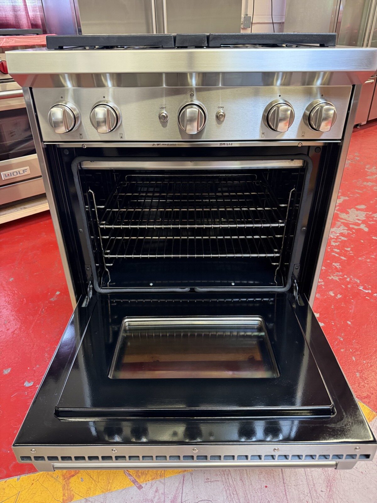 30'' Wolf Propane Range GR304LP (Used) - Image 7