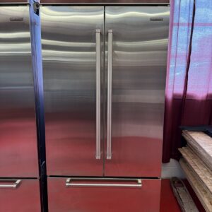 36” Subzero Refrigerator Freezer With Water Dispenser BI36UFDIDSPH (Used 11/2021)