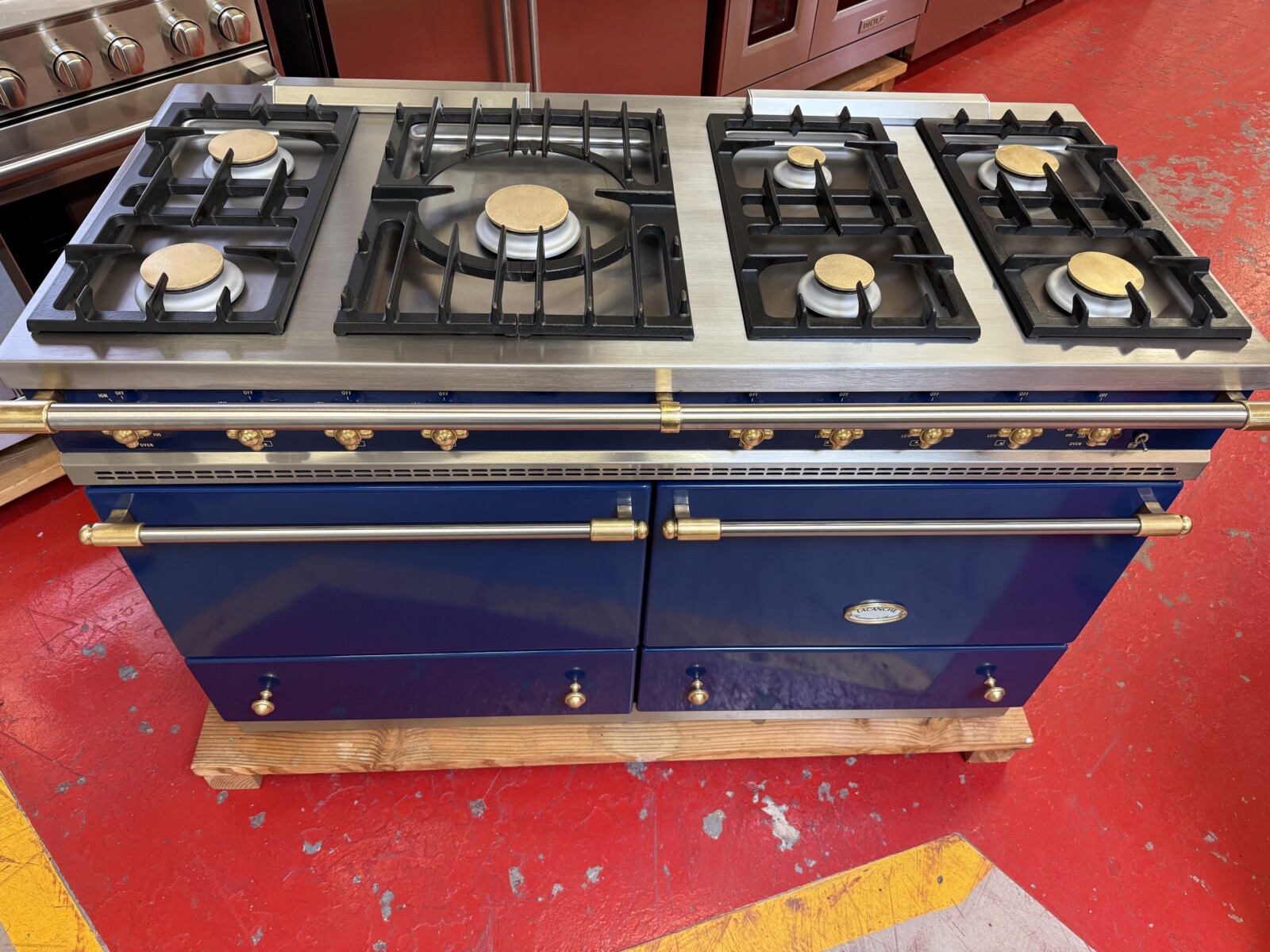 55 5/16” Lacanche Sully Dual Fuel Range Blue With Brass DUS1402D02GDA (Used) - Image 7