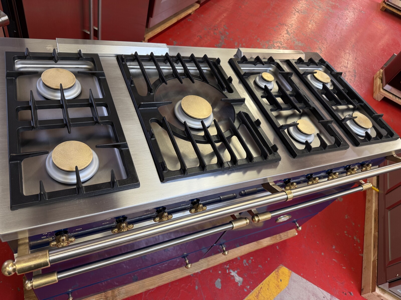 55 5/16” Lacanche Sully Dual Fuel Range Blue With Brass DUS1402D02GDA (Used) - Image 9