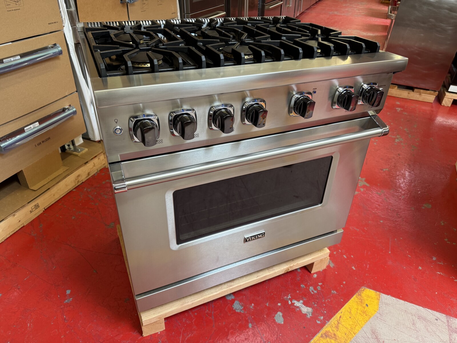 36'' Viking Professional Gas Range VGR5366BSS (Used 2021) - Image 4