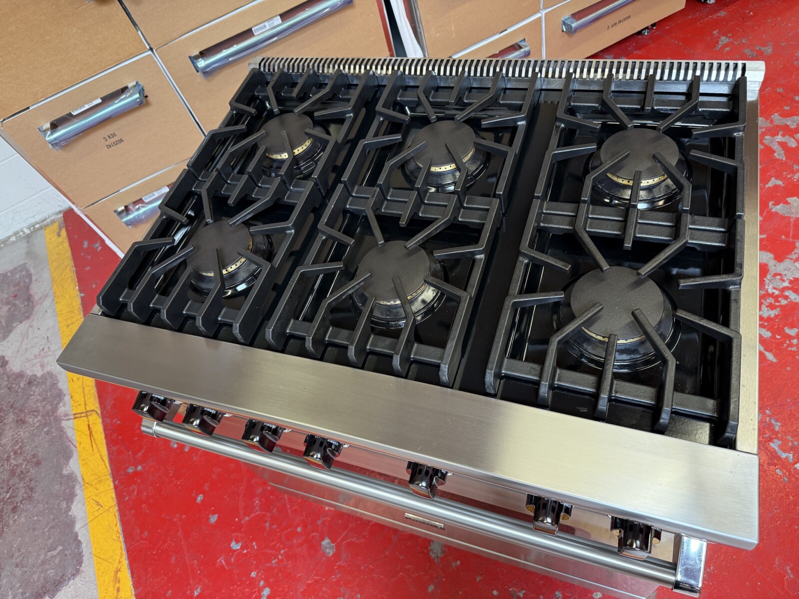 36'' Viking Professional Gas Range VGR5366BSS (Used 2021) - Image 6