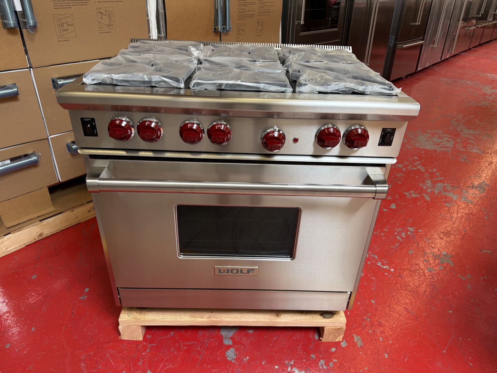 36” Wolf Natural Gas Range R366LP (Used) - Image 2