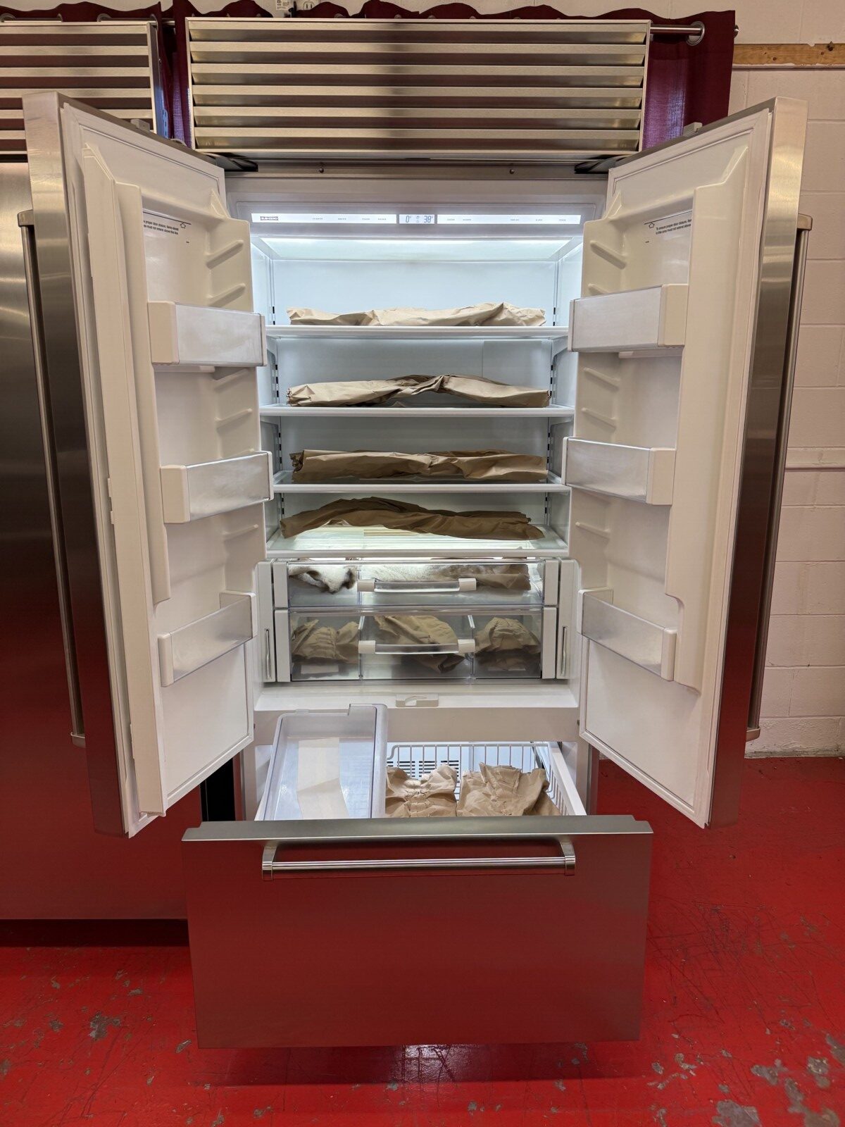 36” Subzero Refrigerator Freezer French Door BI36UFDSPH (Used 11/2016) - Image 4