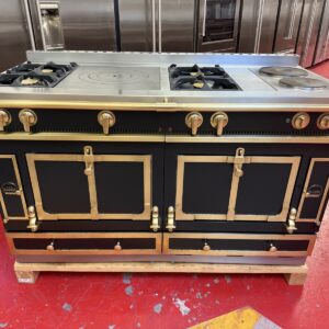 60” La Cornue Chateau 150 Dual Fuel Range CH5NBGEUM3 Black With Brass(Used & Propane)