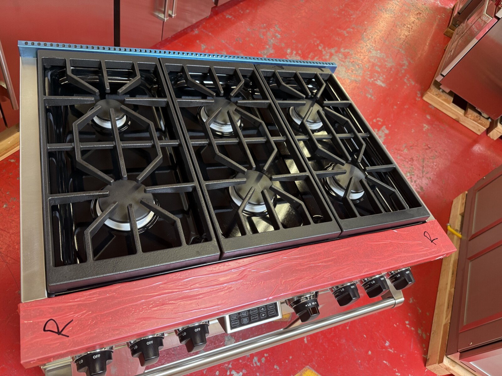 36” Wolf Dual Fuel Range DF366 (Used & Natural gas) - Image 7