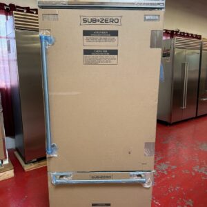 36” Subzero Refrigerator Freezer CL3650USPR (New Open Box 02/2026)