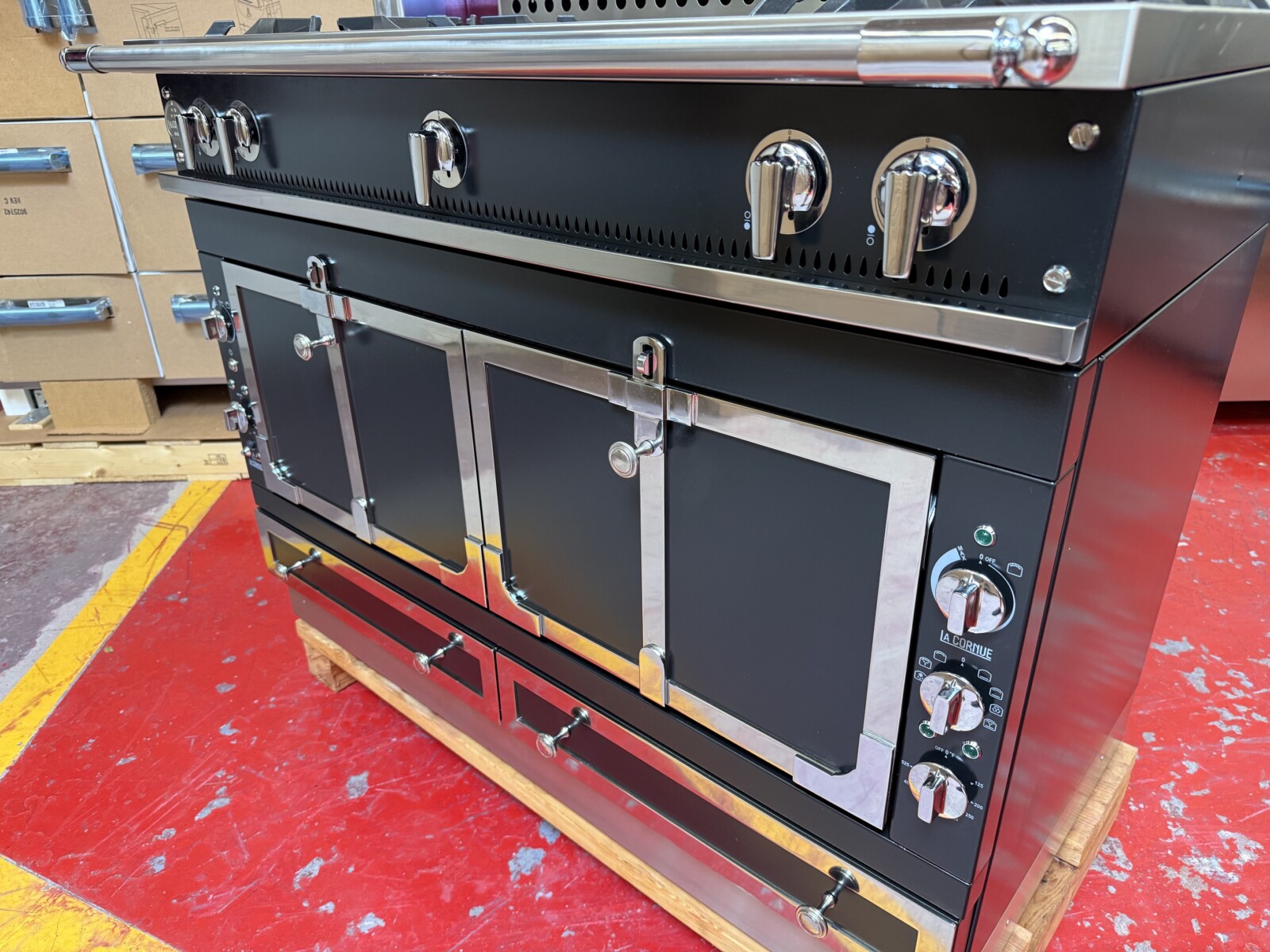 48” La Cornue Chateau 120 Dual Fuel Range CH2NCG0UE0 Black (Used) - Image 5
