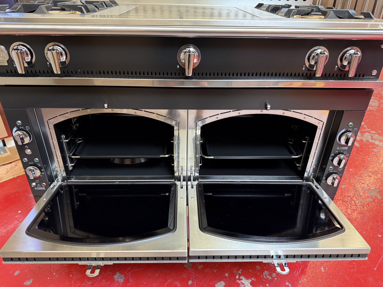 48” La Cornue Chateau 120 Dual Fuel Range CH2NCG0UE0 Black (Used) - Image 9