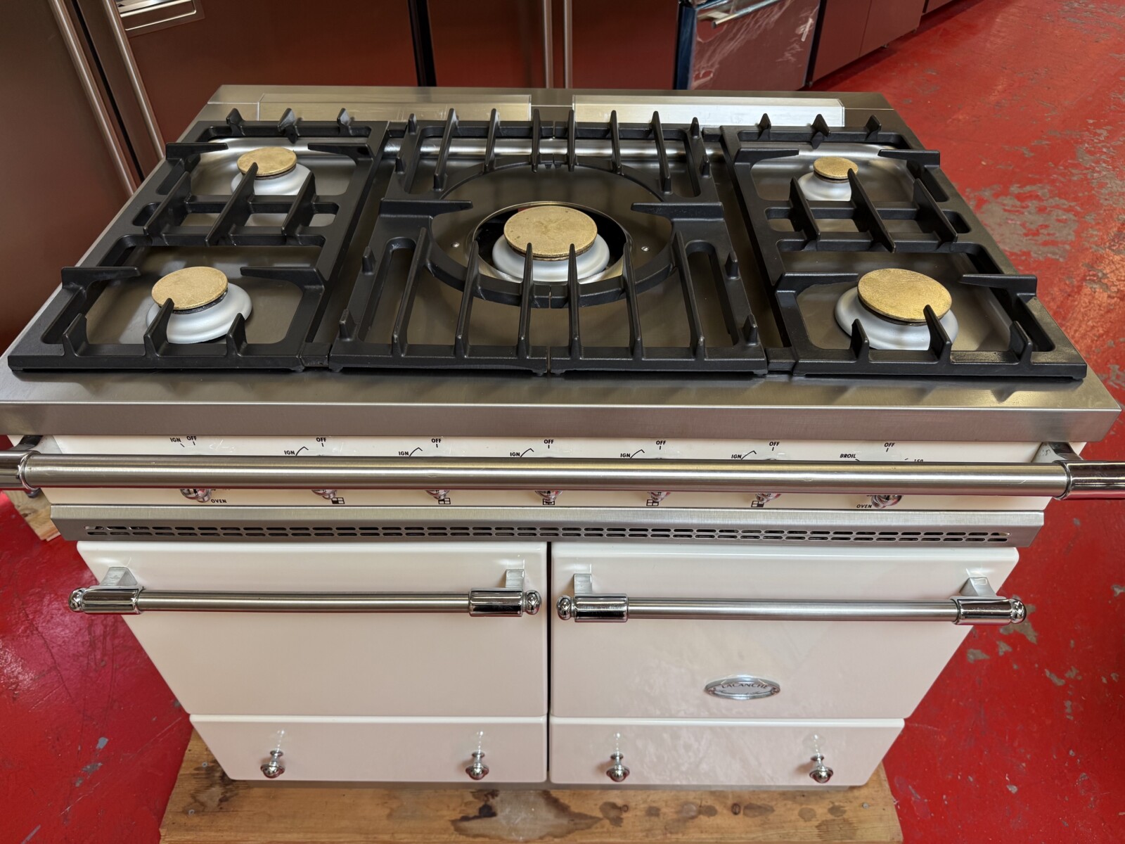 39 3/8” Lacanche Cluny Dual Fuel Range LCF1052GE White With S/S Trim (Used) - Image 6