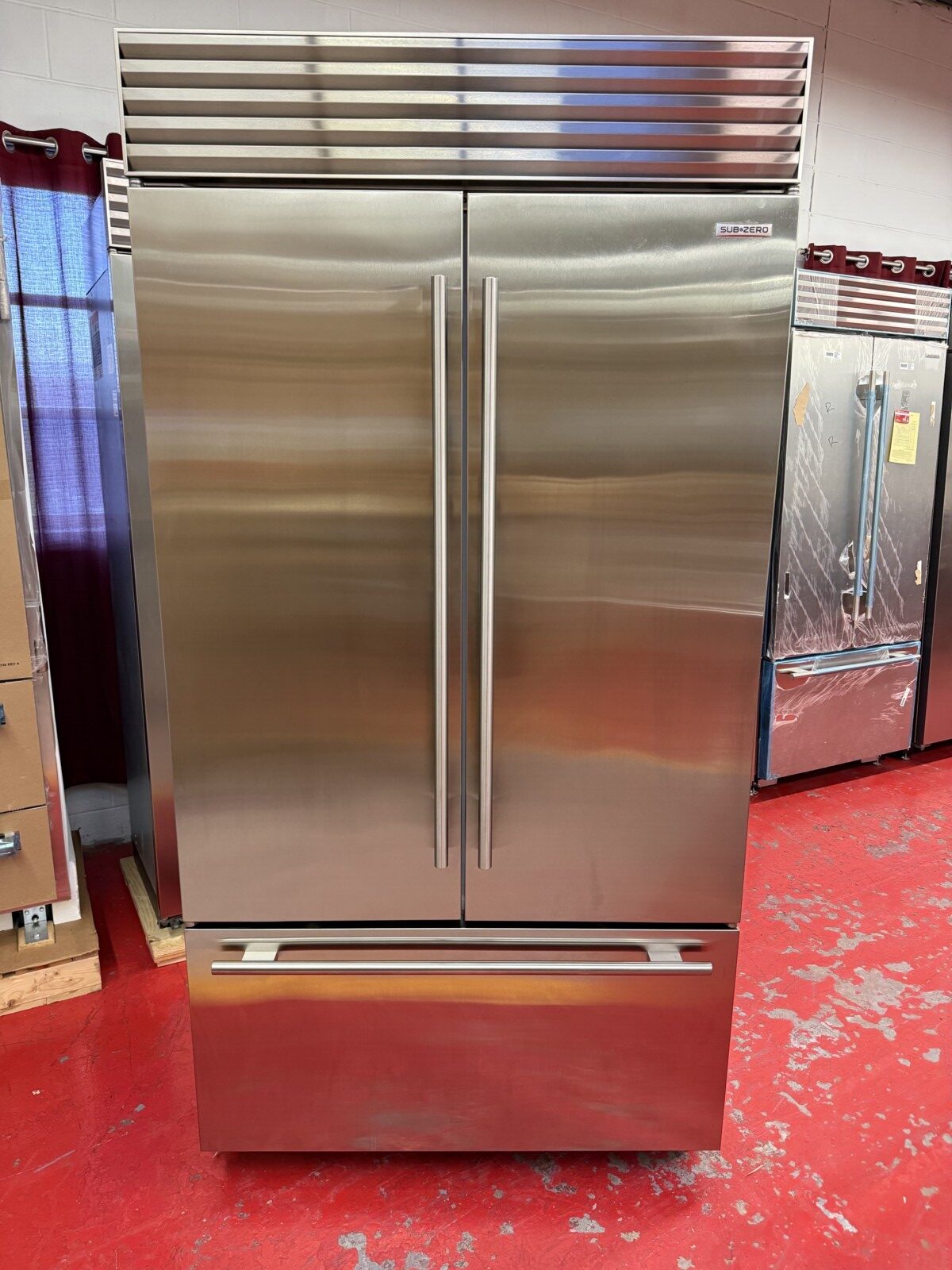 42” Subzero Refrigerator Freezer French Door With Water Dispenser CL4250UFDIDST (New Showroom Model 2024)