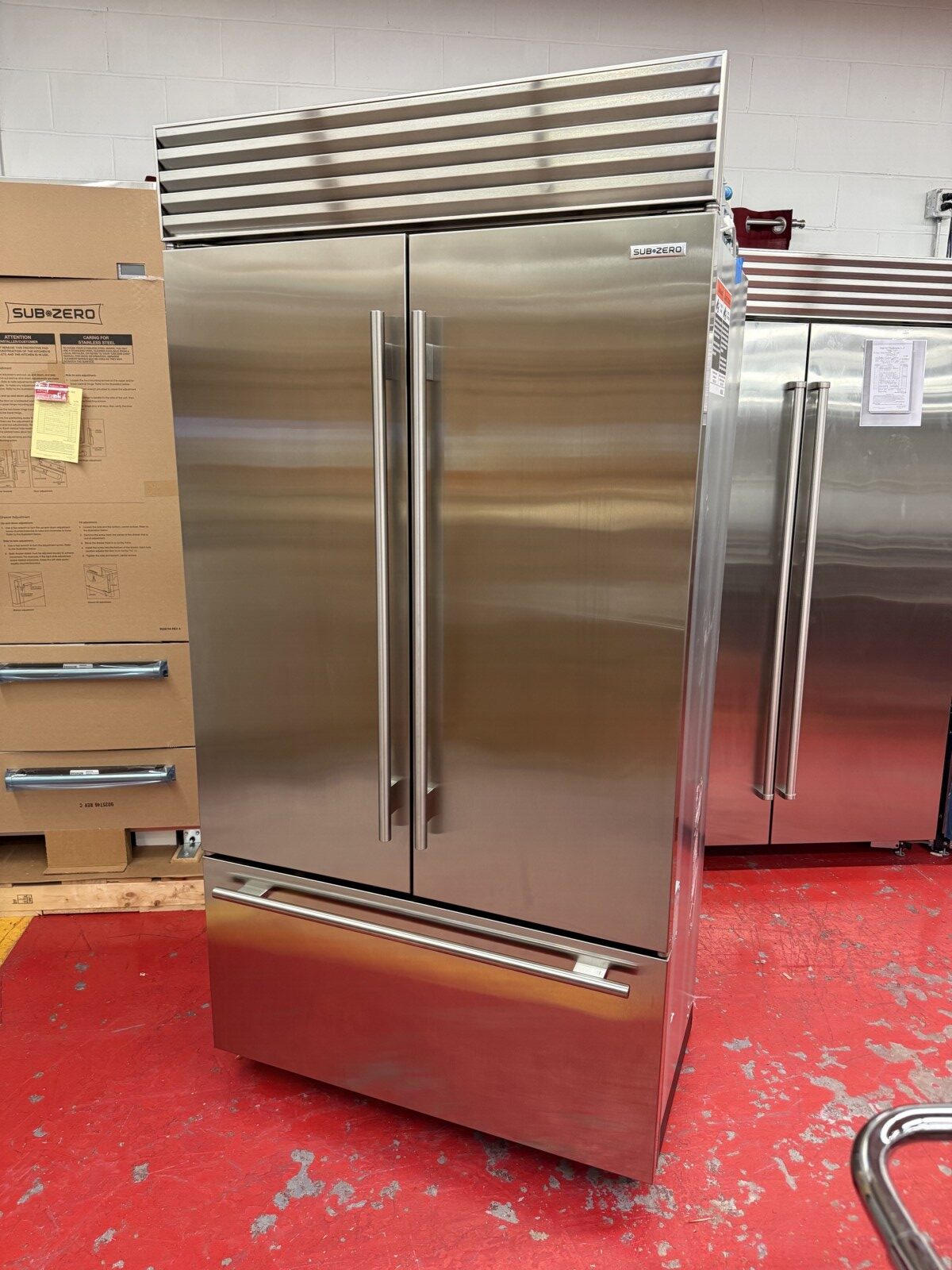 42” Subzero Refrigerator Freezer French Door With Water Dispenser CL4250UFDIDST (New Showroom Model 2024) - Image 4