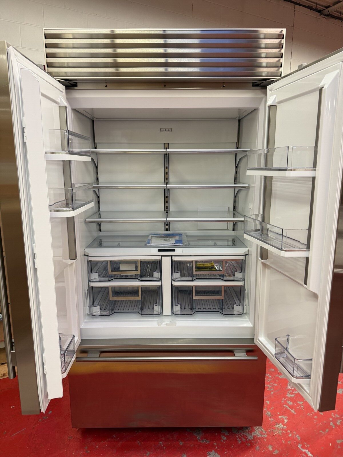 42” Subzero Refrigerator Freezer French Door With Water Dispenser CL4250UFDIDST (New Showroom Model 2024) - Image 5