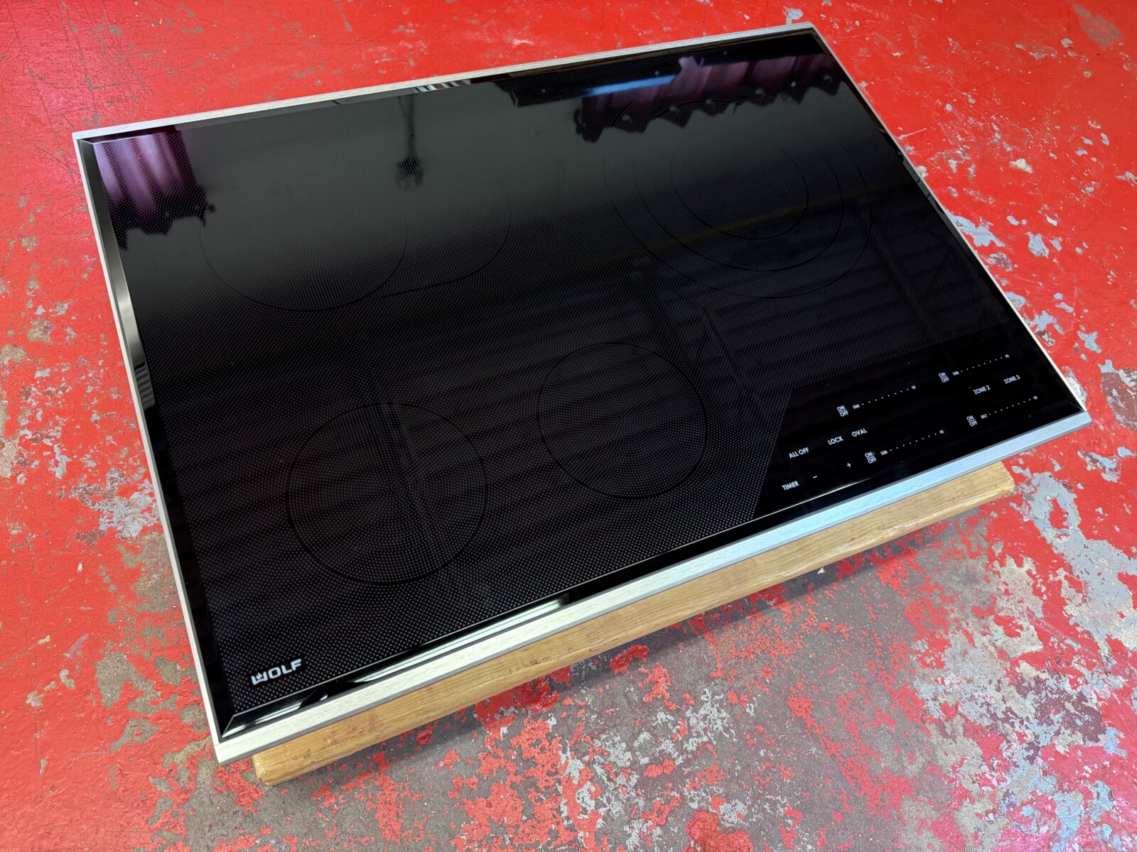 30'' Wolf Electric Cooktop CE304TS (Never Used) - Image 2