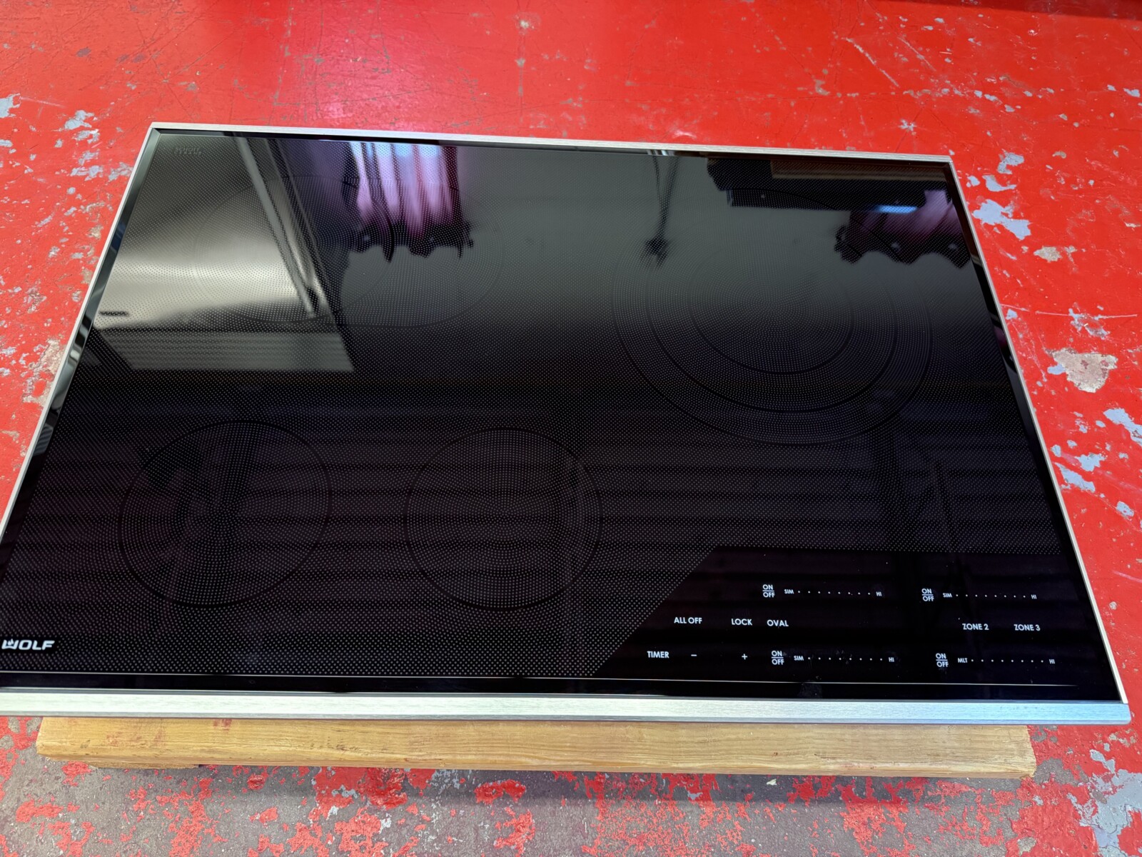 30'' Wolf Electric Cooktop CE304TS (Never Used) - Image 3